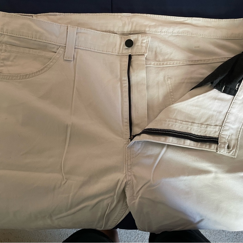Levi’s Cream Denim Jeans
